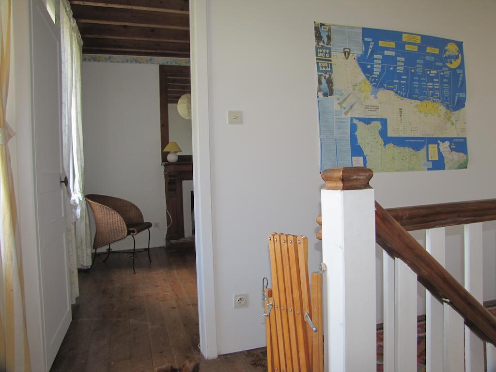 Gite De La Ferme De La Cour Crasville  الغرفة الصورة