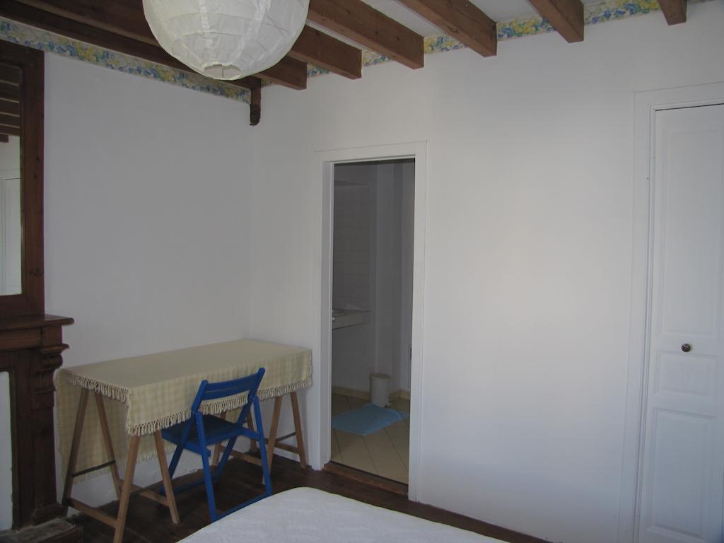 Gite De La Ferme De La Cour Crasville  الغرفة الصورة